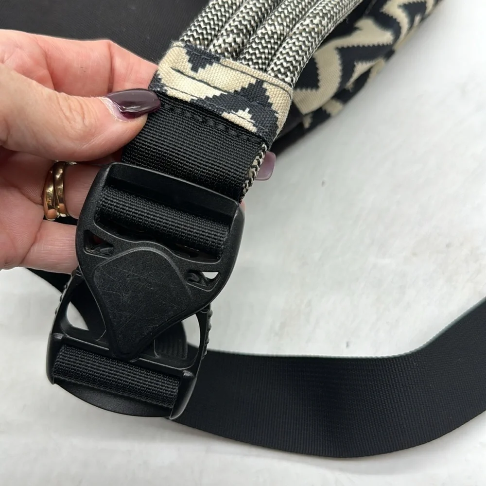 Kavu great preowned